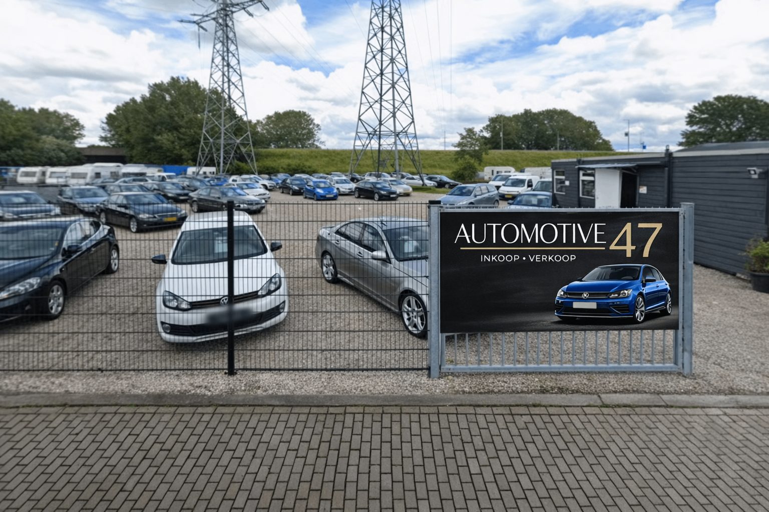 Het autoterrein van Automotive 47 in Leeuwarden